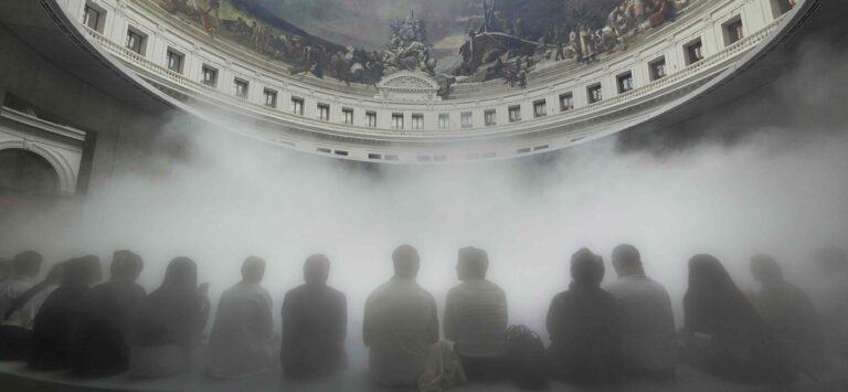Menschen im Nebel